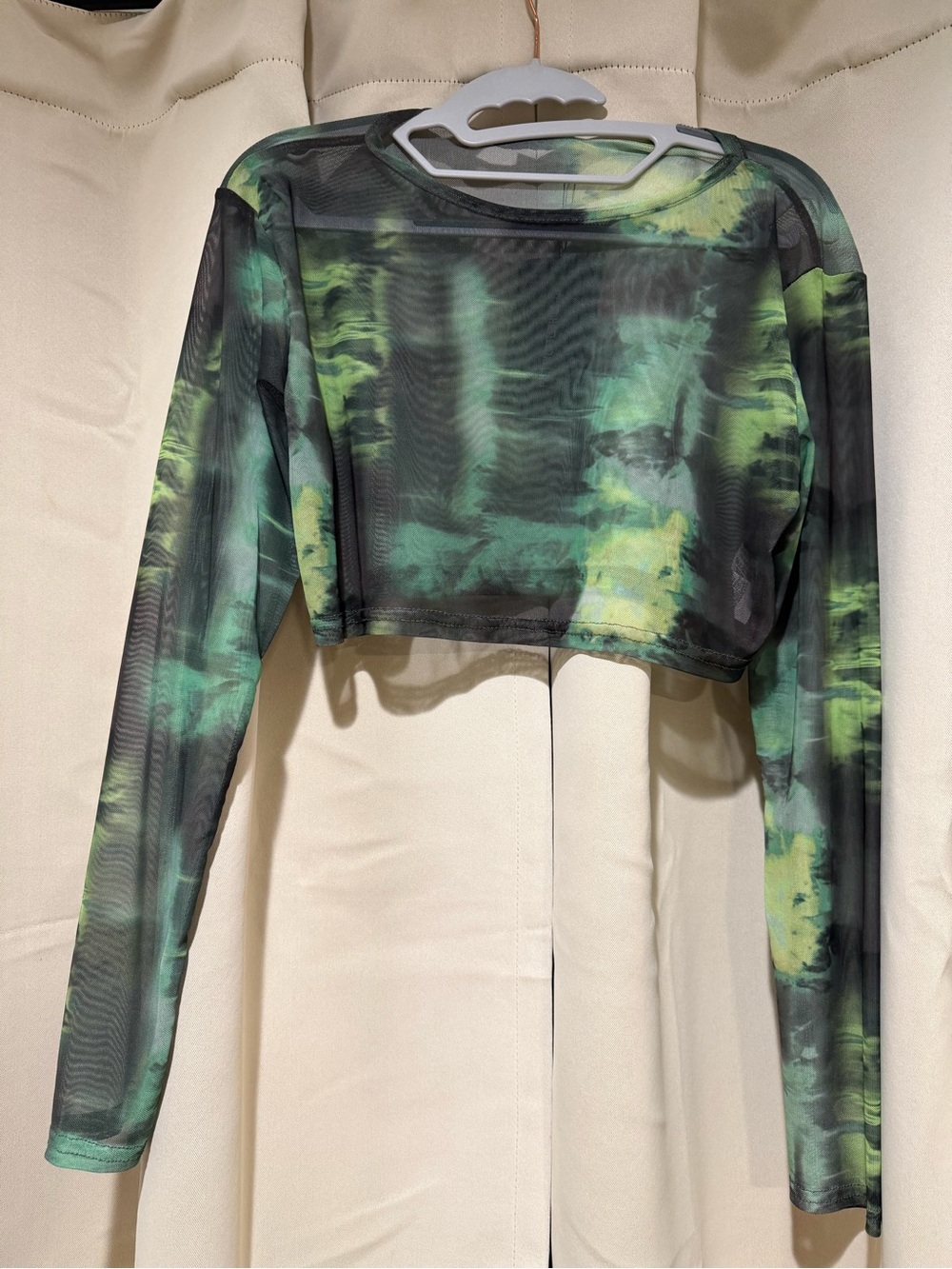 PrettyLittleThing Black and Green Tie-Dye Mesh Long Sleeve Crop Top